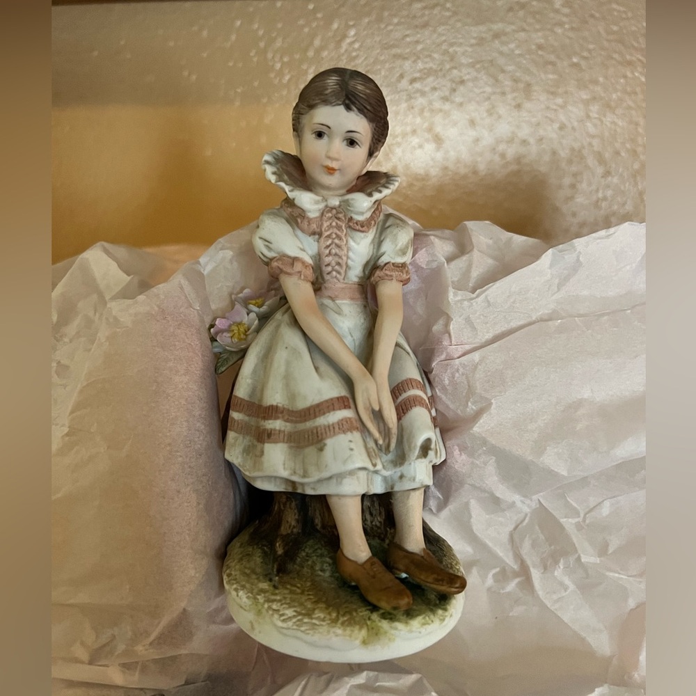 Porcelain Girl Figurine Vintage Lefton "Becky Sharp"